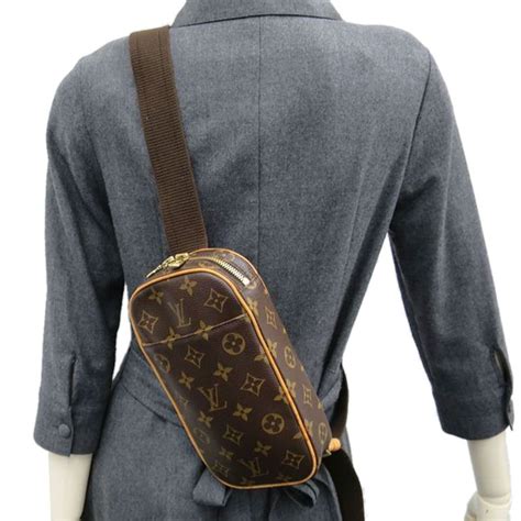 Louis Vuitton Gange Pochette .